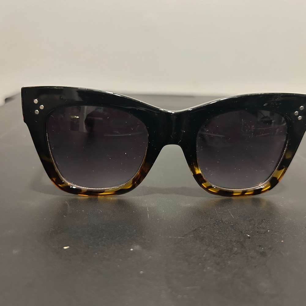 A.J. Morgan Brown and Black Cat-Eye Sunglasses